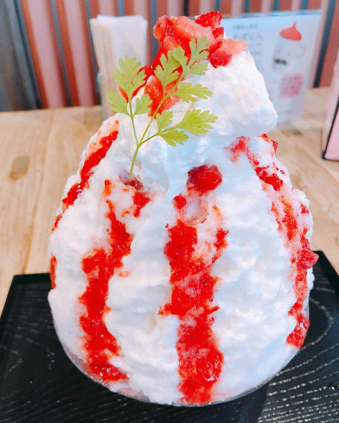 佐野友里子のインスタグラム：「かき氷🍧❤️ ずっと行ってみたかった"かんな"にやっと行けた🥺✨美味しすぎ💓 . #和キッチンかんな #三軒茶屋 #かき氷」