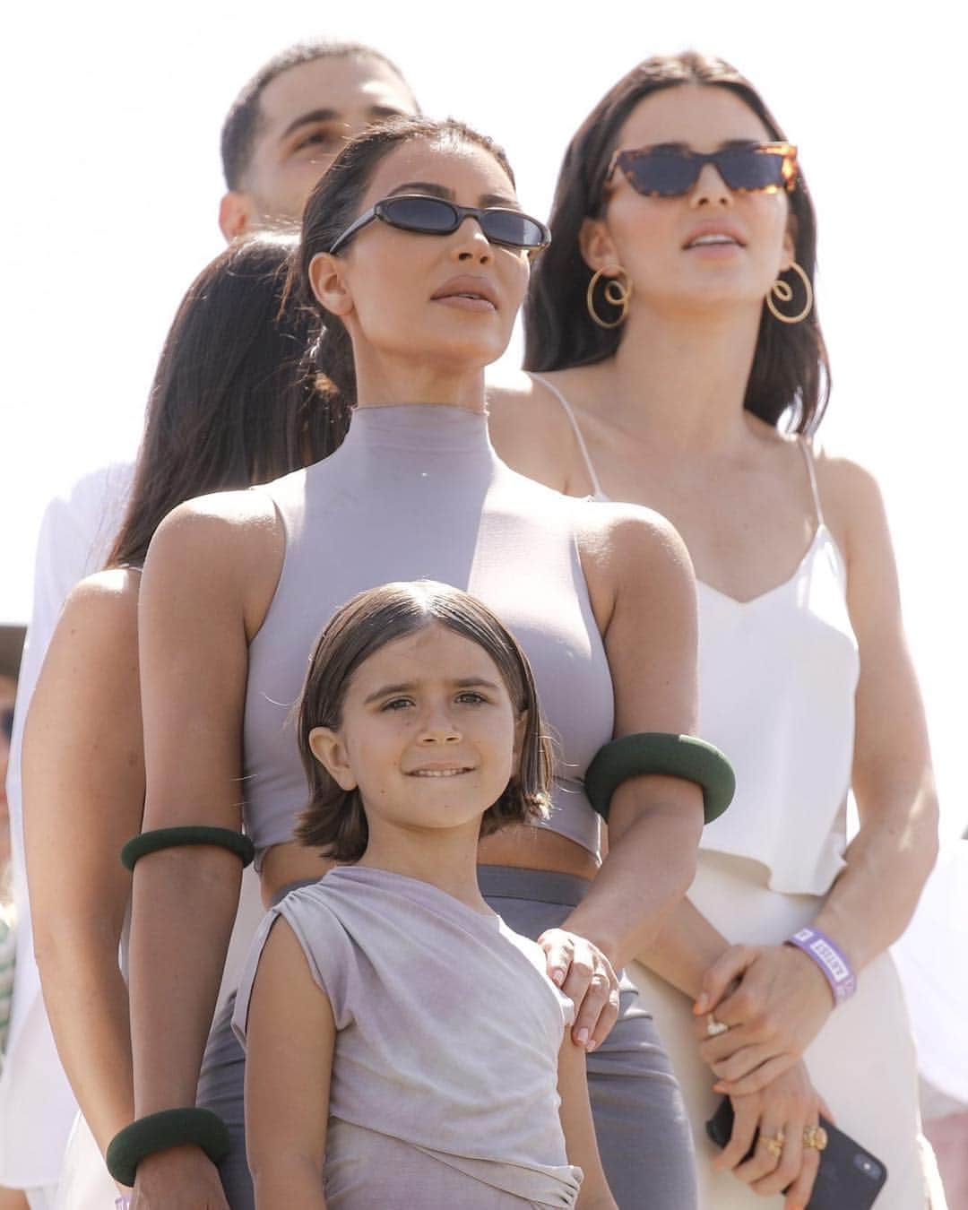 Vogue Australiaさんのインスタグラム写真 - (Vogue AustraliaInstagram)「#KanyeWest’s Sunday Service at #Coachella 2019 drew a crowd of Kardashian-Jenners including #KimKardashianWest, #KendallJenner and #PenelopeDisick. Tap the link in our bio to see every celebrity and what they wore at this year’s headline-making festival. 📸 Getty Images」4月23日 16時26分 - vogueaustralia