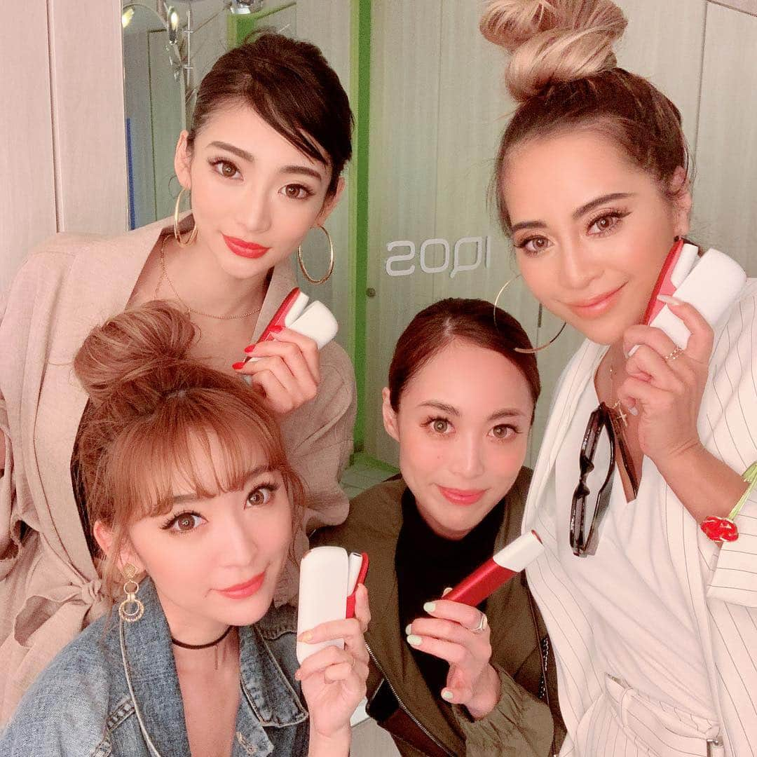 杉山佳那恵さんのインスタグラム写真 - (杉山佳那恵Instagram)「#IQOSThisChangesEverything #IQOSアンバサダー #IQOSJapan ・ @iqos_jpのイベントに招待していただき、みんなで行ってきました️❤️ ・ IQOSの日本文化に対するリスペクトと和の雰囲気が最高におしゃれな品ある豪華なイベントでしたよ(о´∀`о) ・ もうすぐ時代が変わることを初めて実感したような気がします✨ NIPPON 祝賀モデルのIQOS 3は元号が変わり、新しい時代が始まるにふさわしい斬新でスタイリッシュなデザインで、すごく印象的でした😘 ・ 詳しくはIQOSストア、公式IQOSのサイトで確認してください。 ・ ※成人喫煙者向けの本製品には、リスクがないわけではありません。」4月23日 16時48分 - kanaxxy_0421