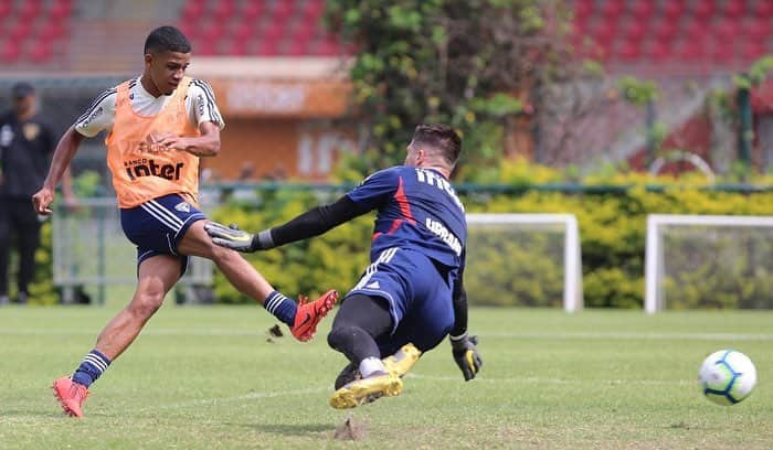 São Paulo FCさんのインスタグラム写真 - (São Paulo FCInstagram)「O Tricolor já trabalha para a estreia no Campeonato Brasileiro: no sábado (27), às 16h, a equipe receberá o Botafogo no Morumbi. #VamosSãoPaulo 🇾🇪#EstaremosSempreJuntos ‪⠀⠀⠀⠀⠀⠀⠀⠀⠀‬ 📸 Rubens Chiri / saopaulofc.net」4月24日 4時04分 - saopaulofc