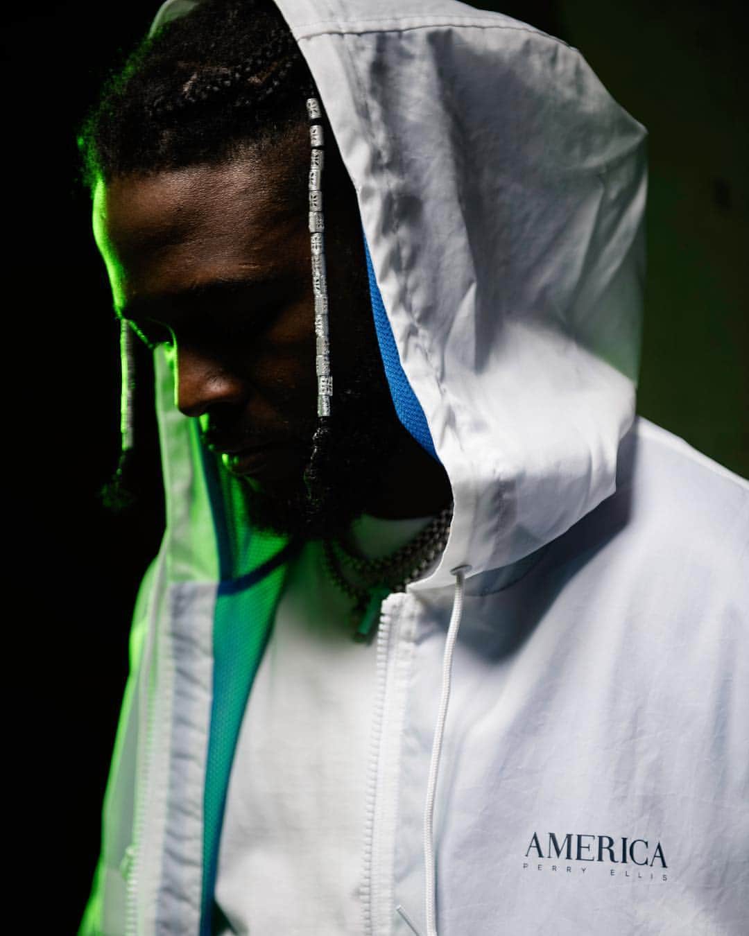 ペリーエリスのインスタグラム：「It's time for something bright and bold. The Full Zip Hood Jacket from the #PerryEllisAmerica collection, available now. Tap to shop. 📷 @ryanjayphoto」
