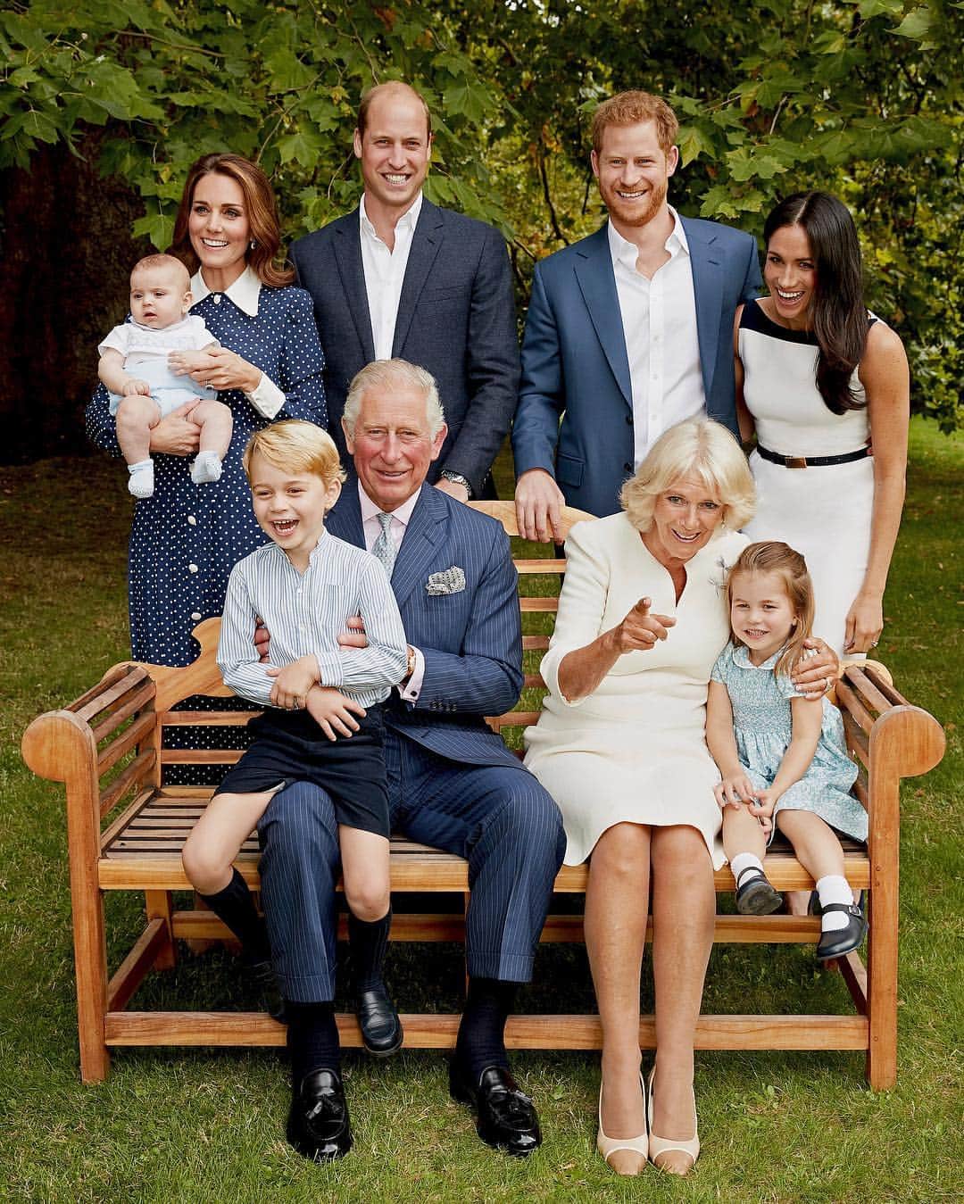 @LONDON | TAG #THISISLONDONさんのインスタグラム写真 - (@LONDON | TAG #THISISLONDONInstagram)「👑 Happy birthday to #PrinceLouis who has turned one! 🎉 Lead picture taken by @chrisjacksongetty for HRH #PrinceCharles 70th Birthday last year, where he joined by Their Royal Highnesses Camilla, #PrinceWillliam, Catherine, Prince George, Princess Charlotte, Prince Louis, #PrinceHarry  and Meghan. So cute! 🙏🏼 // 📸 @evening.standard x @gettyimages x Duchess of Cambridge 🇬🇧❤️🇬🇧 // #thisislondon #royalfamily 👑」4月24日 2時30分 - london