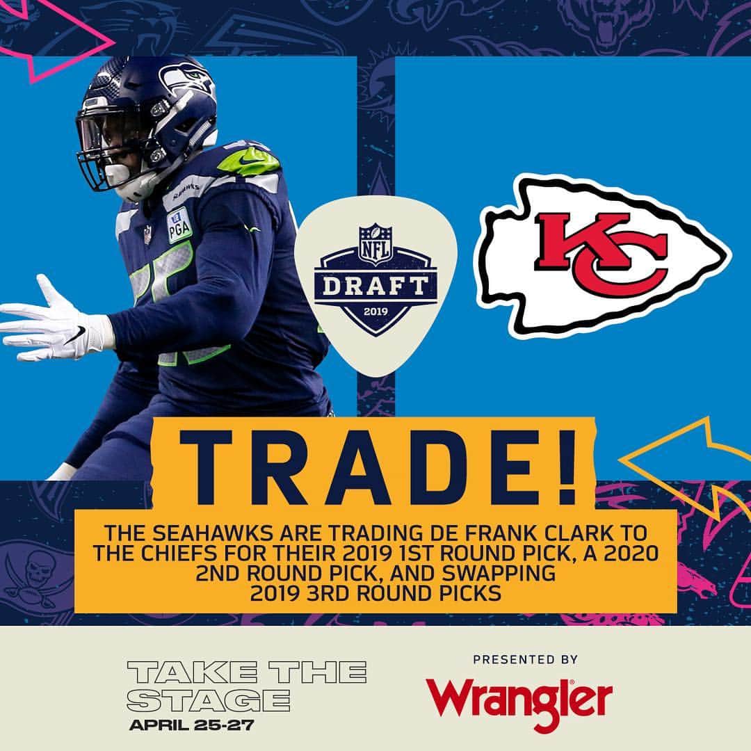 NFLさんのインスタグラム写真 - (NFLInstagram)「Frank Clark is heading to Kansas City... And just like that, the @seahawks have 2 picks in the 1st round of the @NFLDraft. (via @rapsheet)」4月24日 2時54分 - nfl