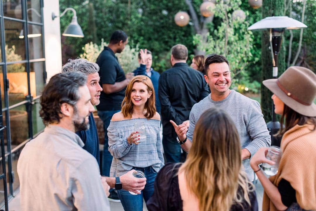 ジョアンナ・ガルシアさんのインスタグラム写真 - (ジョアンナ・ガルシアInstagram)「We hosted a dinner with @beyondmeat and blew our friends away with how delicious their incredible plant based proteins are. Prepared by @carmelizedproductions , the incredible team behind @jonandvinnydelivery , we were treated to some of my favorites from their restaurant with @beyondmeat as the 🌟 of the show. Head over to @thehappyplace for all the details. #beyondmeat #beyondburger #jonandvinnys」4月24日 2時49分 - jogarciaswisher