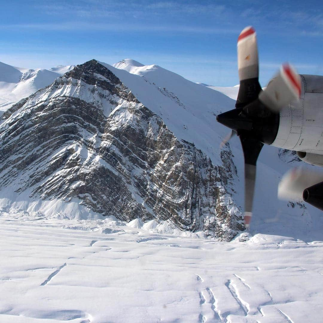 NASAさんのインスタグラム写真 - (NASAInstagram)「Snow drifts on frozen lakes. Dry supraglacial river channels. Exposed mountain flanks of glaciers. Operation #IceBridge never ceases to impress. ✈️ ⁣ ⁣ Since the launch of its first Arctic campaign in 2009, Operation IceBridge has discovered important finds ranging from water aquifers hidden within snow to detailed depictions of the evolving Arctic sea ice cover. ⁣ ⁣ Here are some images from the campaign’s latest survey flights over Arctic sea and land ice. ⁣ ⁣ Credit: NASA / Jeremy Harbeck⁣ ⁣ #Ice #Arctic #Glacier #Frozen #NASA」4月24日 2時50分 - nasa