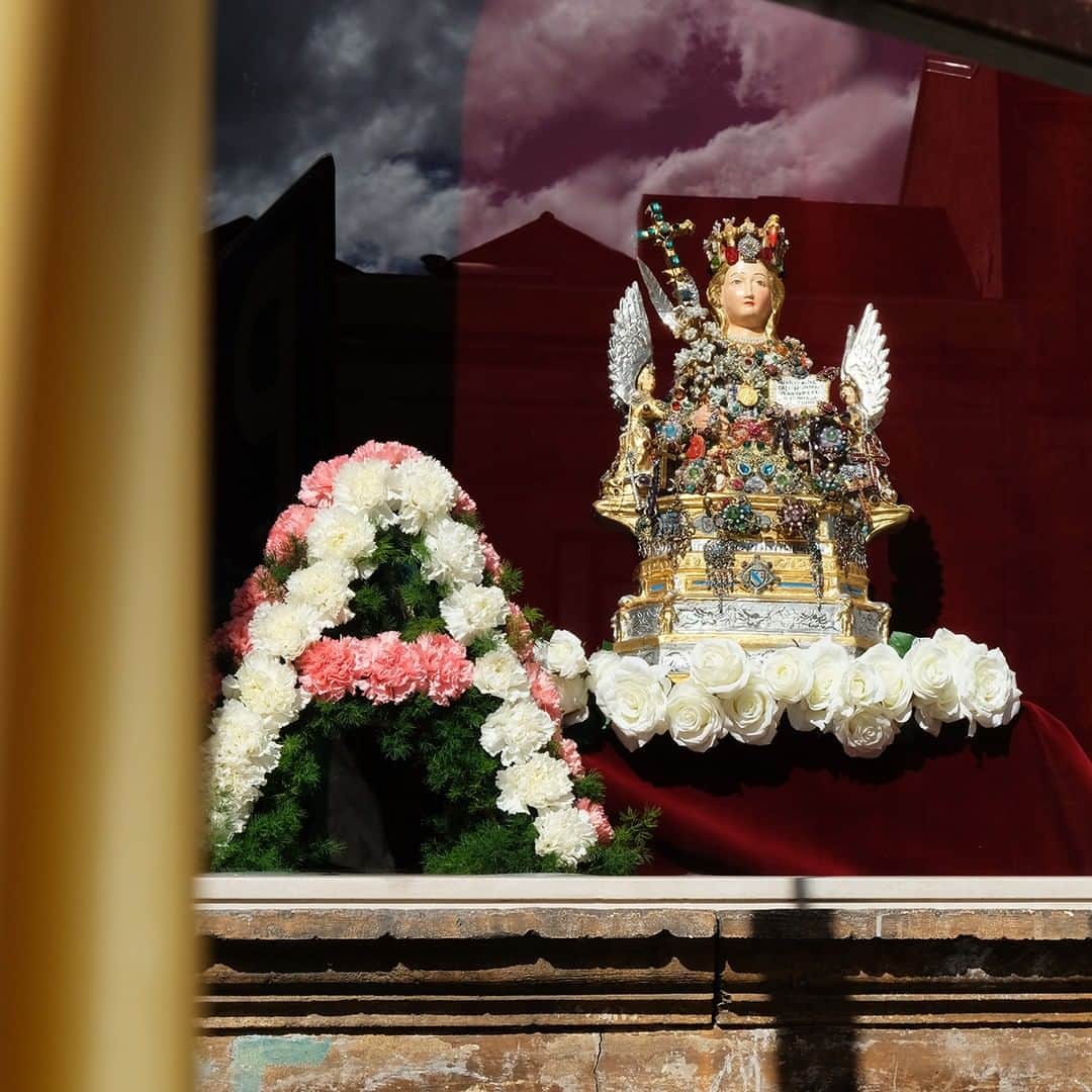 のインスタグラム：「The Festa di Sant’Agata is the most important religious celebration in Catania and across Sicily. Agata is the patron Saint of the city and is remembered in many ways throughout the year, including a procession in February that celebrate the spirituality, culture, devotion and folklore of Sicilian society. #DGSicily58 #DGDNA」