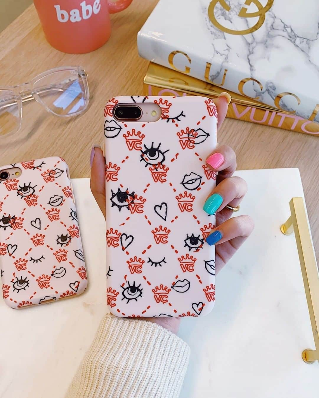 VELVETCAVIARさんのインスタグラム写真 - (VELVETCAVIARInstagram)「Here are 3 fun facts about our latest drop 🔥 VC Logomania Case⠀⠀⠀⠀⠀⠀⠀⠀⠀ ⠀⠀⠀⠀⠀⠀⠀⠀⠀ 1️⃣ It is our first limited edition phone case⠀⠀⠀⠀⠀⠀⠀⠀⠀ 2️⃣ The eyes, lips, hearts, and VC icons were all hand drawn by our talented designer⠀⠀⠀⠀⠀⠀⠀⠀⠀ 3️⃣ It is a nude matte case with a red velvet interior for added protection ⠀⠀⠀⠀⠀⠀⠀⠀⠀ ⠀⠀⠀⠀⠀⠀⠀⠀⠀ Have any questions? 👇 Get yours @velvetcaviar. #velvetcaviar」4月24日 3時01分 - velvetcaviar