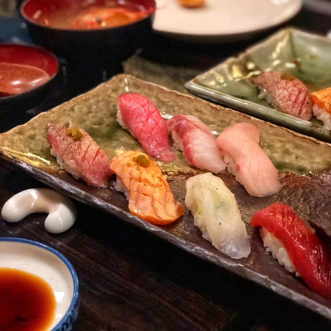Eat With Steph & Coさんのインスタグラム写真 - (Eat With Steph & CoInstagram)「“Chef’s selection sushi - 14 pieces” £62.00 ❤️❤️ when you just want to treat yourself after a long grind... pretty sure Kikuchi is one of the best Japanese restaurants in London. 📷: @mchan4b #japanese #sushi #toplondonrestaurants #foodstagram #foodporn #foodphotography #foodgasm #food #foodlover #foodblogger #sushilovers #japanesefood #wagyu #salmon #fattytuna」4月24日 3時17分 - eatwithsteph_ldn
