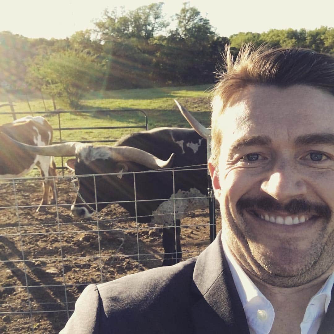 ロバート・バックリーのインスタグラム：「Deer in Texas are massive.」
