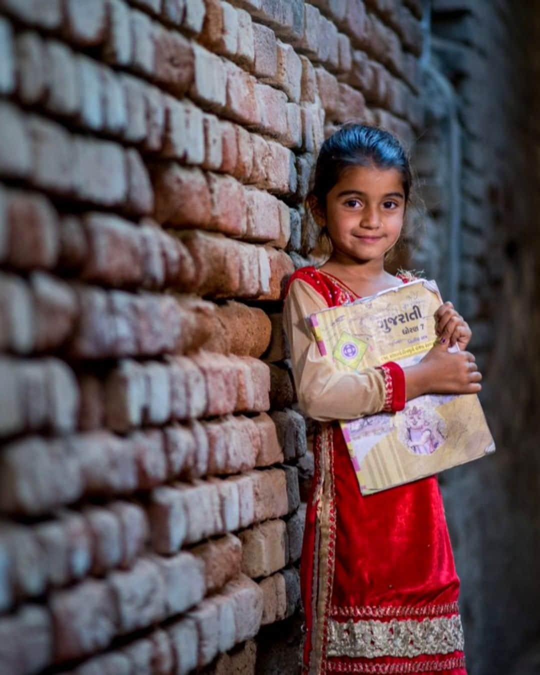 unicefさんのインスタグラム写真 - (unicefInstagram)「Education is 🔑 to a child's future. Yet for students around the world, school is a dangerous place.  We must work together to make sure every child is safe to learn. #ENDviolence 📸: @UNICEFIndia」4月24日 3時45分 - unicef