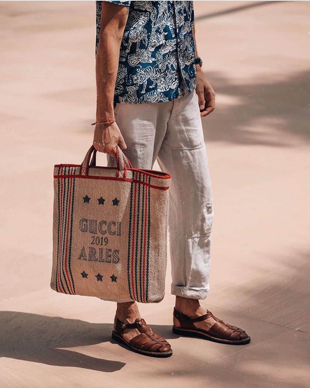 MR PORTERのインスタグラム：「An outfit to copy for summer courtesy of @the_adventuresofus. ☀️ - Head to the link in bio to discover more holiday-ready pieces from the MR PORTER Summer Shop. #MRPORTERontheroad」