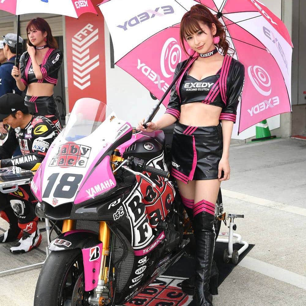 有馬綾香のインスタグラム：「#EXEDY #exedyracing #exedyracinggirls #rq #motorcycle #motorbike #bike #サーキット#鈴鹿サーキット #レースクイーン #二輪 #レース #エクセディ」