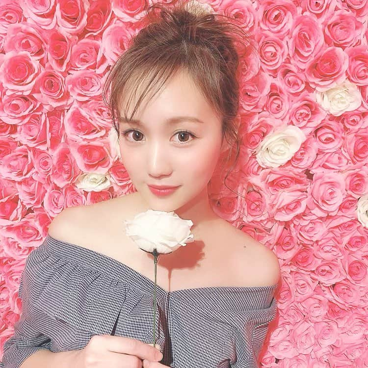 宮内ひかるさんのインスタグラム写真 - (宮内ひかるInstagram)「すきな香りみつけたー💗 ． ルージュってつくやつが好きみたいだ🌹 ．」4月23日 19時06分 - hii1102