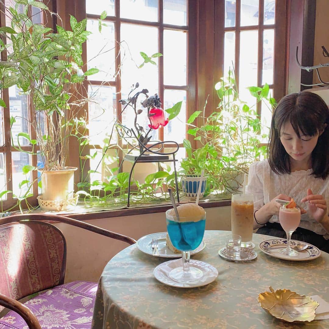谷奥えまさんのインスタグラム写真 - (谷奥えまInstagram)「喫茶好き仲間みゆちゃん☕︎ #会いに行きたい喫茶店」4月23日 19時18分 - ematanioku