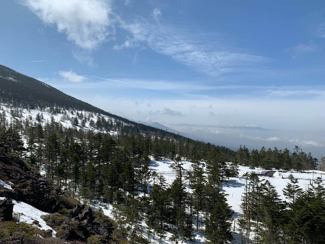 中村優さんのインスタグラム写真 - (中村優Instagram)「@orangebackpackers で北横岳へ🏔ゲイター持ってきてたのに車におき忘れて、シューズにすごい雪入ったけど… 美しい雪景色は天国みたいで感動😇風があんまりなくってすごい暑かった！！ 個人的登山シーズン幕開けにはちょうど良い山行でした🙆‍♀️」4月23日 19時31分 - nkmr_yu