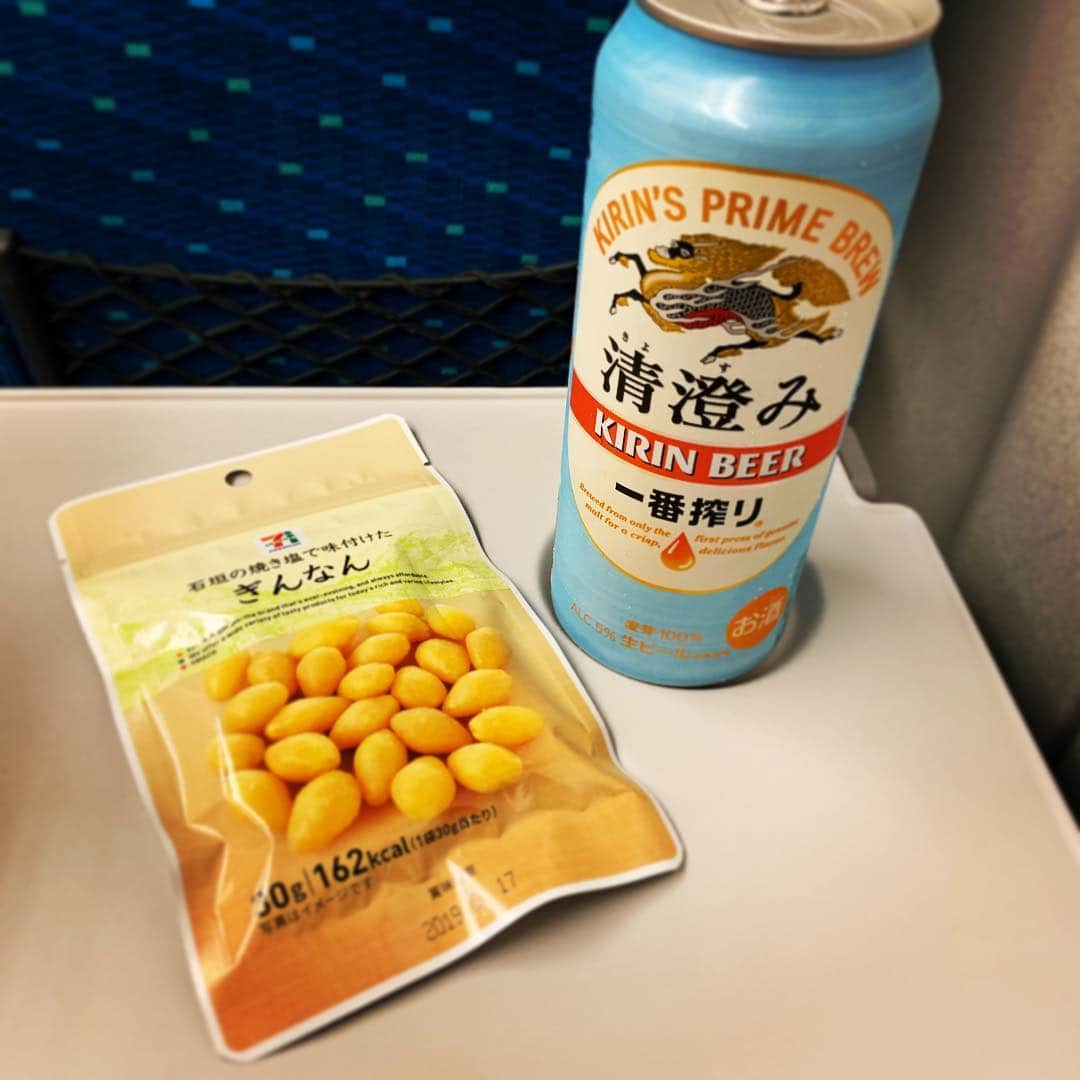 DJ AIKO 62さんのインスタグラム写真 - (DJ AIKO 62Instagram)「色味とネーミングに惹かれて買いました。今週も京都の番組にお付き合いいただきありがとうございました。私とはまた来週です！桜餅は買いそびれてしまいました。 #清澄み #飲みやすい #揚げ銀杏 #サクサク #最高 #おつまみ #居酒屋のぞみ #今週もありがとう #DJAIKO62 #お疲れ様ビール #500缶 #飲みきれるかな #beer #beerstagram」4月23日 19時46分 - djaiko62