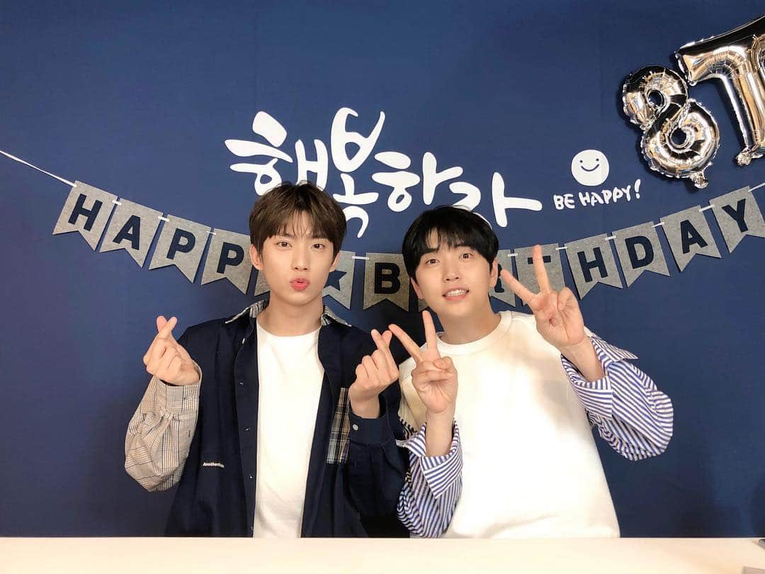 B1A4さんのインスタグラム写真 - (B1A4Instagram)「B1A4 데뷔 8주년❤️ ⠀⠀⠀ 오늘도 내일도 모레도 앞으로도 쭉~! B1A4와 BANA🥰 #행복하자 ⠀⠀⠀ #B1A4 #8TH_Debut_Anniversary」4月23日 19時43分 - b1a4ganatanatda