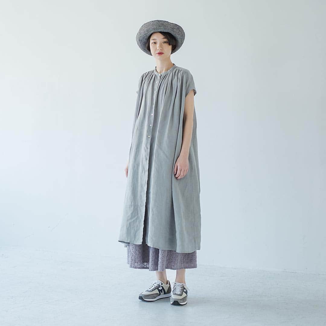 marbleSUD(マーブルシュッド) のインスタグラム：「【盛夏の新作】 LOOK BOOKにも多数掲載されている、リネンワンピースが入荷しました！どの色にするか迷ってしまう、全5色展開。こちらはS.GREEN。 ・ #marblesud #マーブルシュッド #リネン #ナチュラル #ナチュラルコーデ #ワンピース #ファッション #コーディネート #コーデ #大人カジュアル #夏 #gw #ゴールデンウィーク」