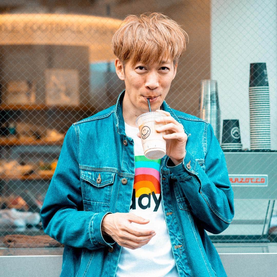 DJ U-ICHIのインスタグラム：「. 5月21日からスタートする #DISCOTHEQUE 2019 一ヶ月を切りました。 稽古や準備が始まり、新しい試みも沢山！！ どんな風に仕上がるのか🤔 . . . ほぼ毎日のように飲んでる珈琲もホットからアイスへ #balancecoffee #late #balancestyle #smile 美味しい☕️ . . . . #shibuya #harajuku  #streetphotography #sonya7riii  #sonyalpha #sonyalphaportrait  #portraitvision #portraitfestival #sonyalpha #portraitpage #portraitmood #moodyportraits #ourportraitsdays #lifeportraits  #sonya7riii #nagoya #tokyo」