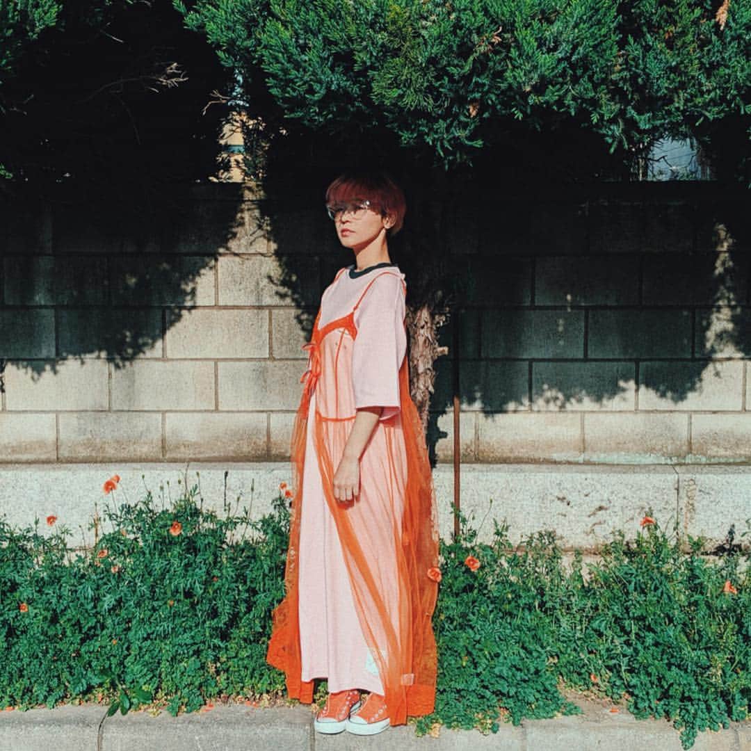 サオリリスのインスタグラム：「春、とんで夏って感じ。夏い。 ・ ・ ・ #mama #instamama #ママ #女の子ママ #育児 #子育て #ママファッション #instafashion #baby #babygirl #instababy #ig_baby #babyfashion #kids #girl #instakids  #ig_kids #kidsfashion」