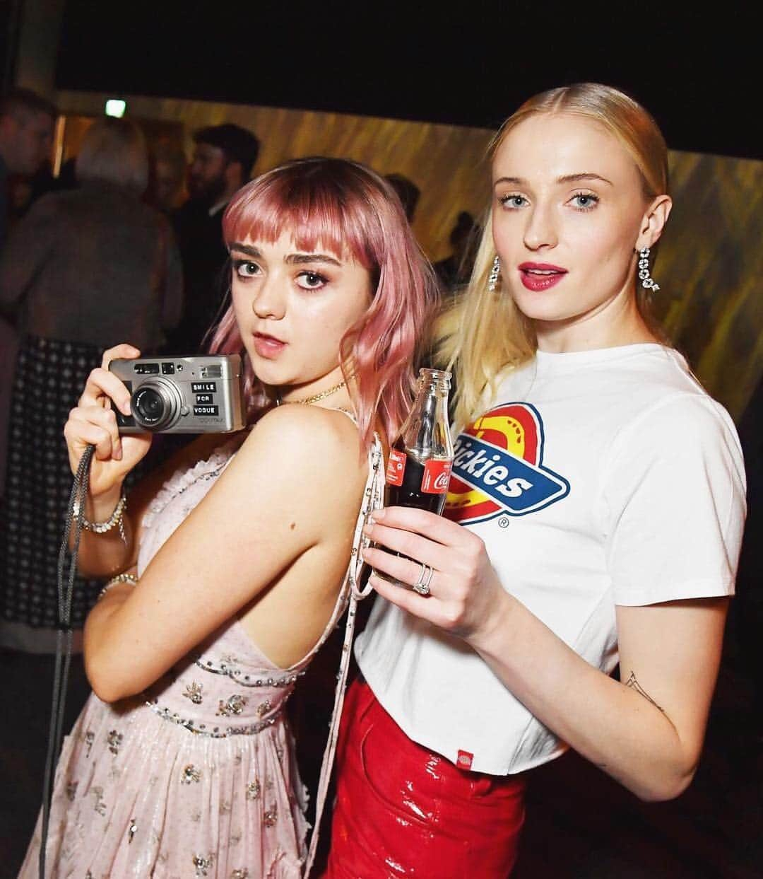 British Vogueさんのインスタグラム写真 - (British VogueInstagram)「In the latest episode of #GameOfThrones, #MaisieWilliams’s character #AryaStark had an opinion-dividing scene that everyone is talking about. Click the link in bio to see how fellow #GoT actor and best friend #SophieTurner showed her support.」4月23日 20時19分 - britishvogue