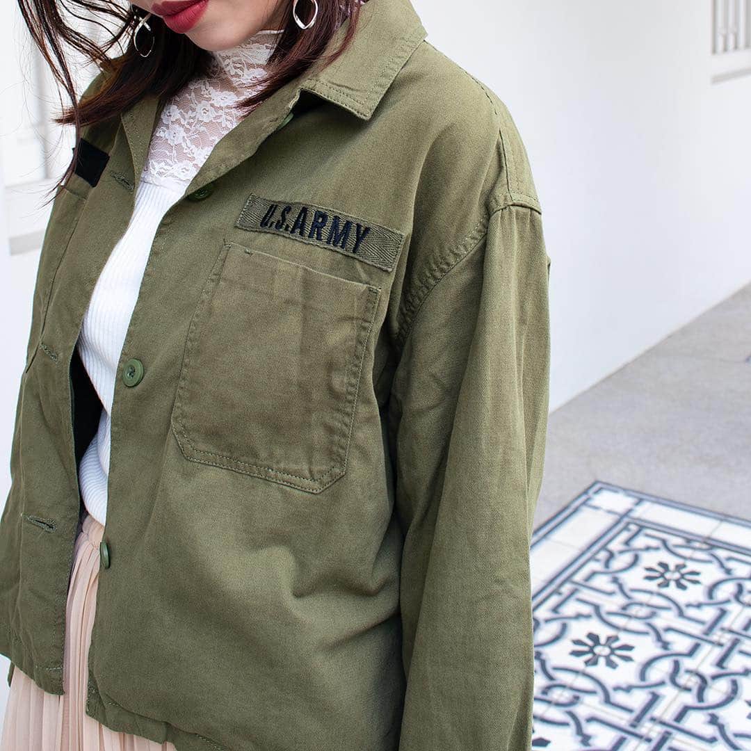 WEGO Global Officialのインスタグラム：「⠀ Keep it casual by throwing a jacket on top. . 配上外套更为呈现出休閒感。 . #wegoglobalofficial #WEGO #ladies #coat #tshirt #fashion #jacket #OOTD #style #fashionista #instafashion #fashiongram #instagood  #東京 #ウィゴー #レディース」