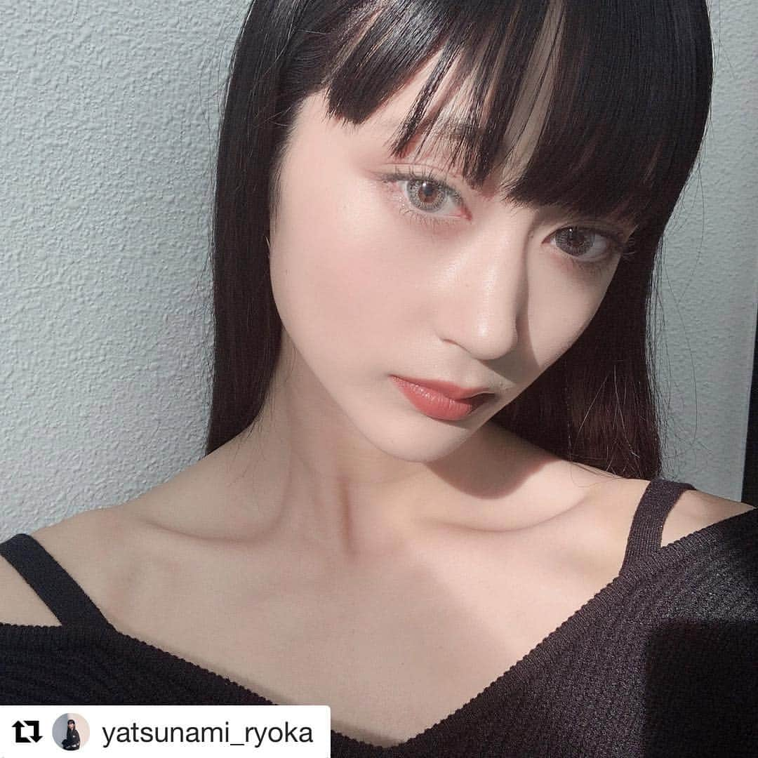 カラコン通販HOTEL LOVERS-ホテラバ-さんのインスタグラム写真 - (カラコン通販HOTEL LOVERS-ホテラバ-Instagram)「. @yatsunami_ryoka さま✨ ジュエル❤️シルバージュエルありがとうございます🙏🏻 素敵すぎて...😳💕✨ . #Repost @yatsunami_ryoka with @get_repost ・・・ カラコンどこのですか？ってよく聞かれるのですが、この時はホテルラバーズのシルバージュエルとゆーなかなかのぎゃるちっくなやつ😀笑笑 でもこのカラコンが一番しっくりくる☺︎♥︎ . 私はブルーベースのwinterカラーの肌質なので、基本ブルー系がスキ♥︎ 髪も肌のカラーに合わせて一番合う黒系にいつもしてもらってます✌︎ #カラコン #ホテラバ」4月23日 20時28分 - hotel_lovers.official