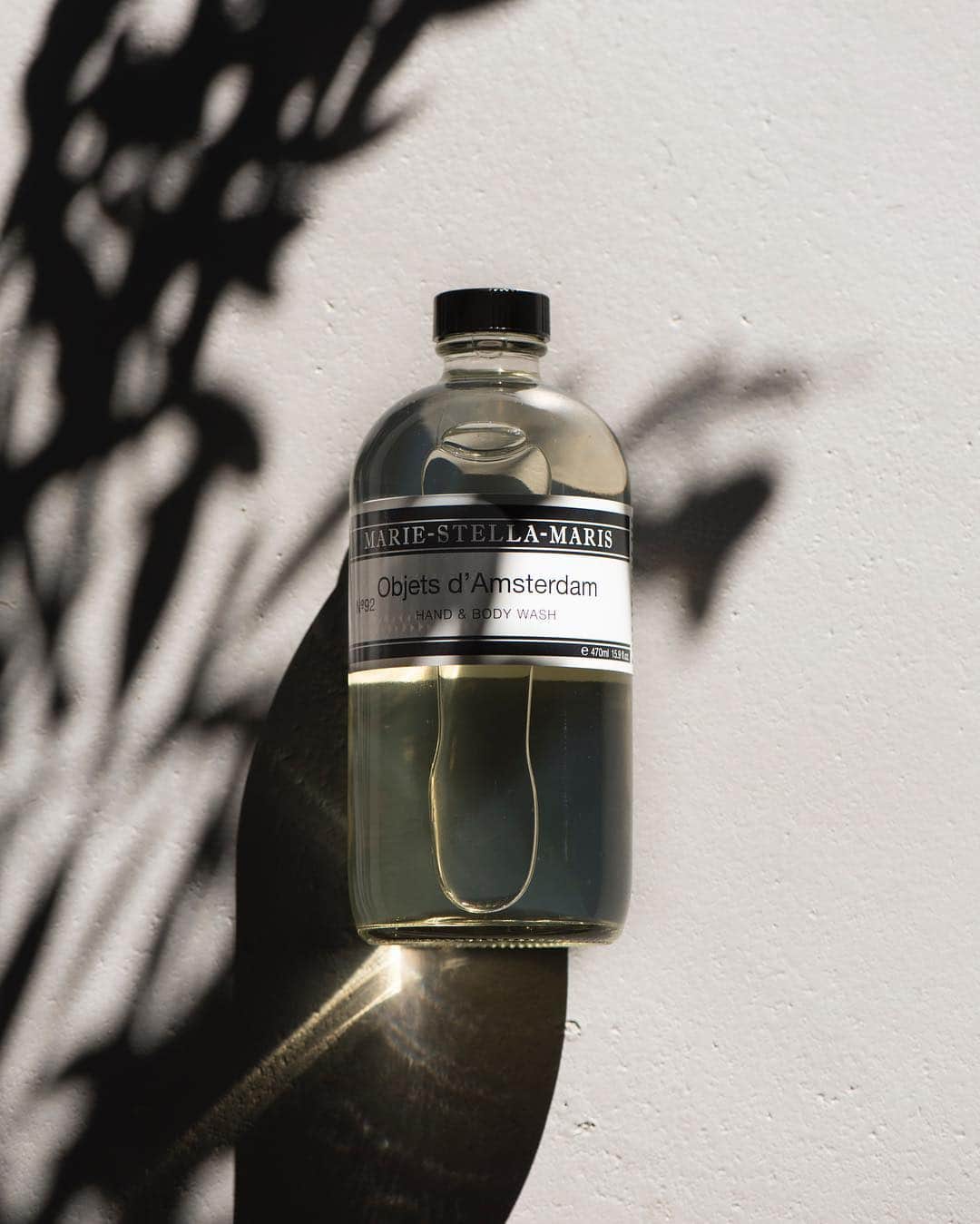UNITED ARROWS さんのインスタグラム写真 - (UNITED ARROWS Instagram)「アムステルダムのライフスタイルブランド<MARIE-STELLA-MARIS>が日本初上陸。ナチュラルケアとホームフレグランスのラインのほか、自身の名をつけた「マリー・ステラ・マリス・ファウンデーション」を立ち上げ、世界中の人たちが清潔で安全な飲料水にアクセスできる環境づくりを目指しています。 5/6(月)まで銀座店ではポップアップストアもオープンしていますので、ぜひお立ち寄りください。 #MarieStellaMaris #UnitedArrows」4月23日 20時39分 - unitedarrows_official