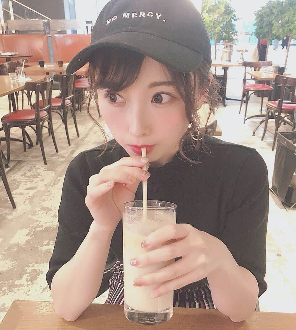 島田玲奈さんのインスタグラム写真 - (島田玲奈Instagram)「. この間のカフェで🍰 ひなこ (@hinako_kagura ) が撮ってくれた👶🏻💓 ここ数日の食欲旺盛がすごくてびっくりしてる！ 絶対の絶対あしたから食事に気をつけるし走ろう。ぜったい🥺」4月23日 20時39分 - smd_rn321