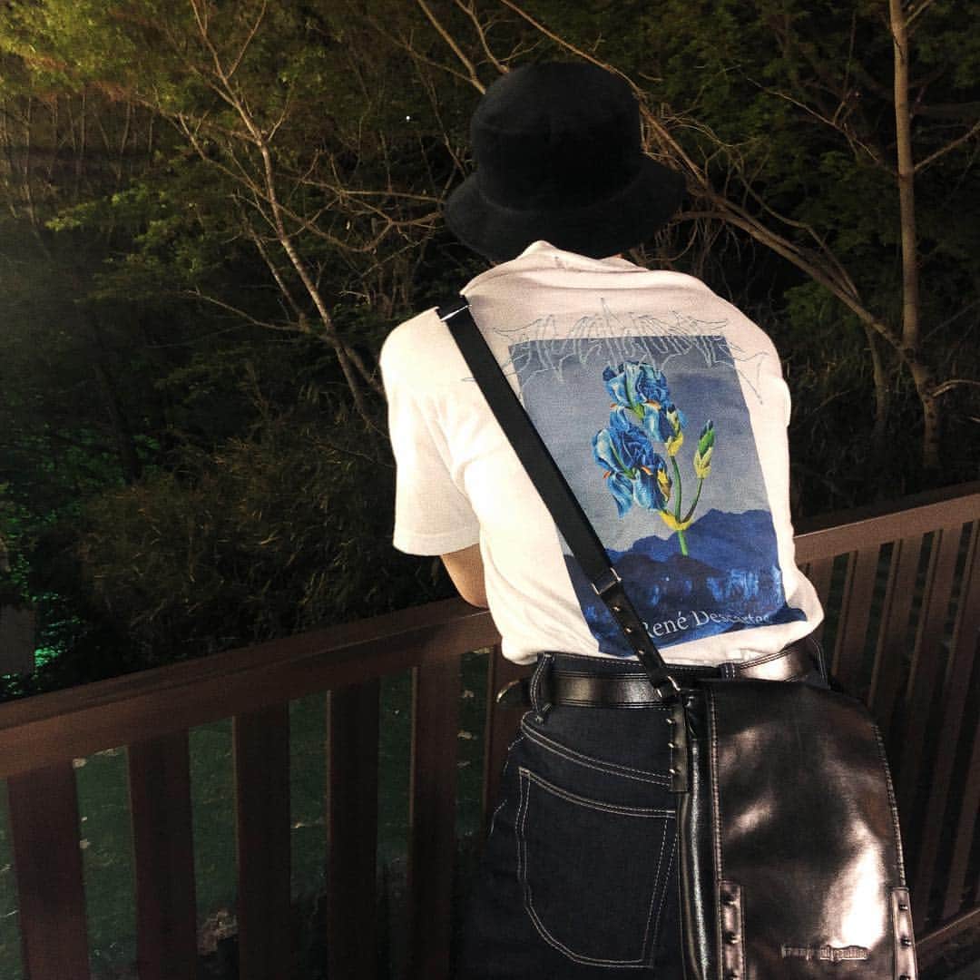 宇佐卓真さんのインスタグラム写真 - (宇佐卓真Instagram)「青いバラの花言葉。」4月23日 20時39分 - usa_takuma
