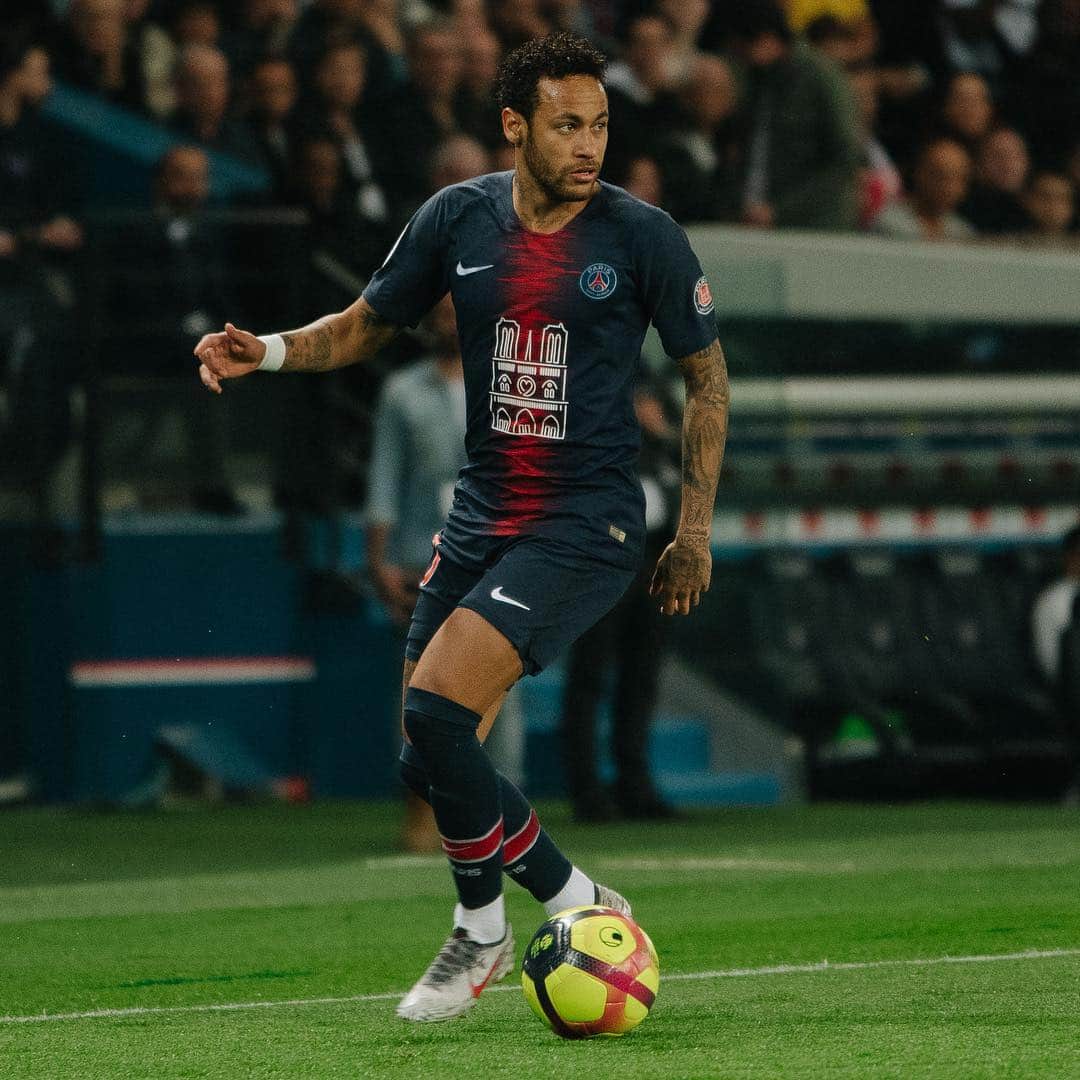 パリ・サンジェルマンFCさんのインスタグラム写真 - (パリ・サンジェルマンFCInstagram)「🔙🤙 Back in business 🔙🤙 De retour aux affaires . 😏 @neymarjr . #CHAMPI8NS #ICICESTPARIS #AllezParis #NeymarjrxPSG #PSG #ParisSaintGermain #Paris #Football」4月23日 21時08分 - psg