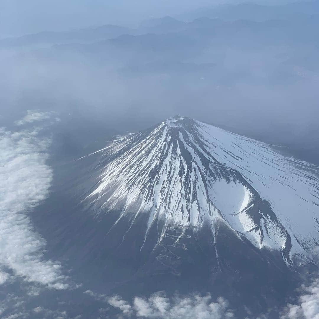 林信行のインスタグラム：「Mt.Fuji today; je suis arrivé à Macau!」