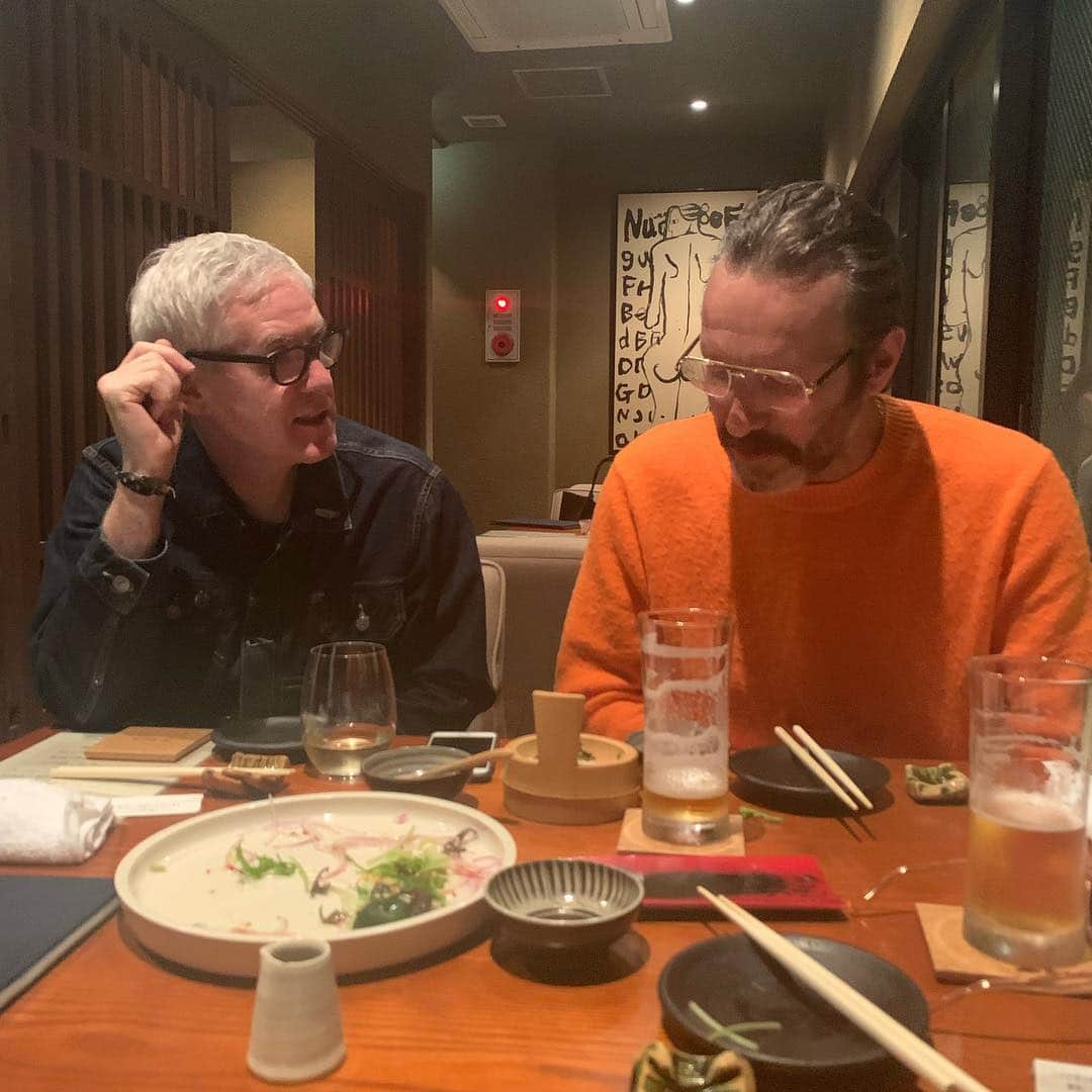 野村訓市さんのインスタグラム写真 - (野村訓市Instagram)「London Calling. うちのフレイジャーとDJハーヴィ。最近2人集まるとすぐ100歳越すな、足すと。金曜日はコンタクト、土曜日はレインボーディスコへどうぞ」4月23日 21時35分 - kunichi_nomura