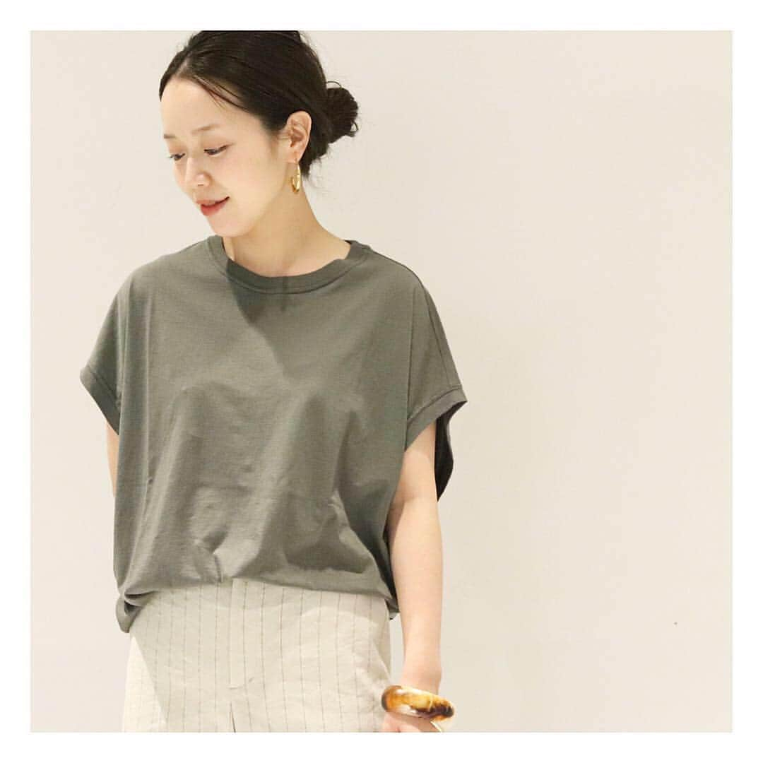 plageさんのインスタグラム写真 - (plageInstagram)「〝リヨセルハイゲージTシャツ〟﻿ 4/24(wed.)New in！ Plage定番の大好評アイテム！ リヨセルハイゲージTシャツが今年も登場！ 全5カラーをご用意しております。 ¥7,900+tax col:ブラウン/グレー/カーキ/グレージュ/ナチュラル size:free ※博多店は4/25(thu.)以降の入荷予定です。 配送状況により入荷が遅れる場合がございますので、詳細は各店舗へお問い合わせください。 #Plage #プラージュ﻿ #fashion #coordinate﻿ #baycrews」4月23日 21時56分 - plage_jp