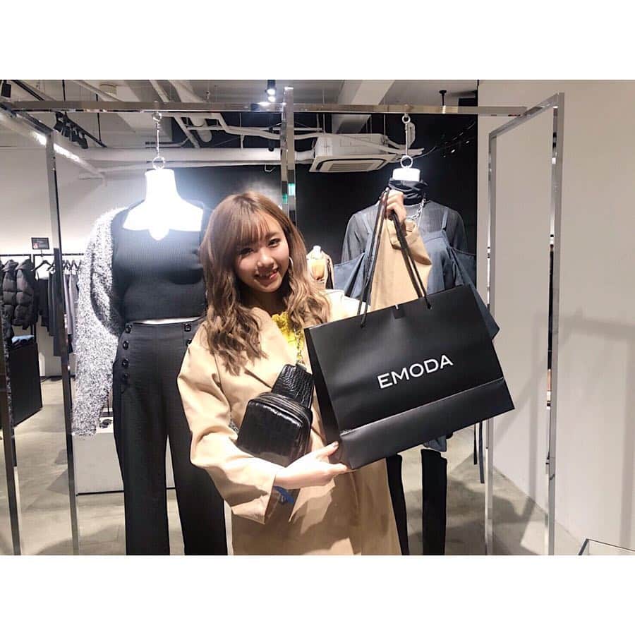 EMODAさんのインスタグラム写真 - (EMODAInstagram)「ㅤㅤㅤ  2019 Autumn/Winter EXHIBITION -BLACK-ㅤㅤㅤ  ㅤㅤㅤ ㅤㅤㅤ  SNAP✔️📷ㅤㅤㅤ  ㅤㅤㅤ  Special thanks❤️ ㅤㅤㅤ ㅤㅤㅤ ㅤㅤㅤ OFFICIAL BLOGにて展示会の様子を公開中👀 ㅤㅤㅤ #EMODA #EXHIBITION #autumn  #winter  ㅤㅤㅤ ㅤㅤㅤ #永井理子  #吉木千沙都  #古泉千里  #北澤舞悠  #遠山茜子  #桃坂ナナ #中野恵那  #紗蘭  #れいたぴ (麗華) #mam #mim #LISAMELODY #LETY」4月23日 21時57分 - emoda_official