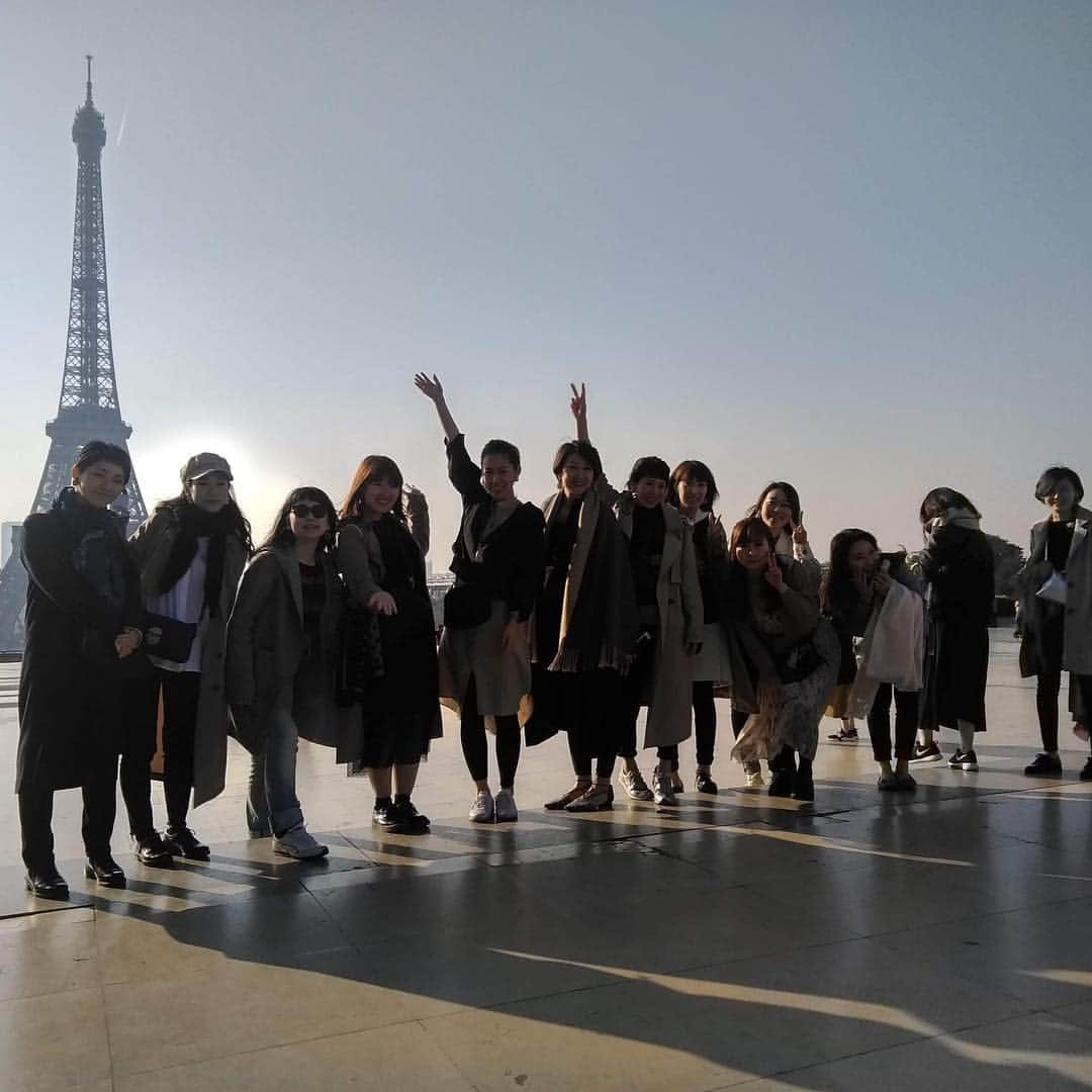 きまぐれなミューズたちさんのインスタグラム写真 - (きまぐれなミューズたちInstagram)「会社でParis→Nice→Monacoに行かせて頂きました💕 ノートルダム大聖堂も、見ることが出来ました。 そして、ちょっとお洒落したい夜のディナーは、自社のワンピース👗が大活躍しました。（2人かぶりましたが😆） #paris#nice#monaco#ノートルダム大聖堂 #notredame #エッフェル塔 #trip #enjoy #ご馳走  #france #airfrance #旅行#楽しかった #fashion #ワンピース #おしゃれ#気まぐれミューズ#1600」4月23日 22時06分 - kimagure_muse