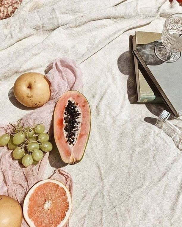 のインスタグラム：「Exactly how we want to spend #NationalPicnicDay on the beach. - 📷: @yireh_」