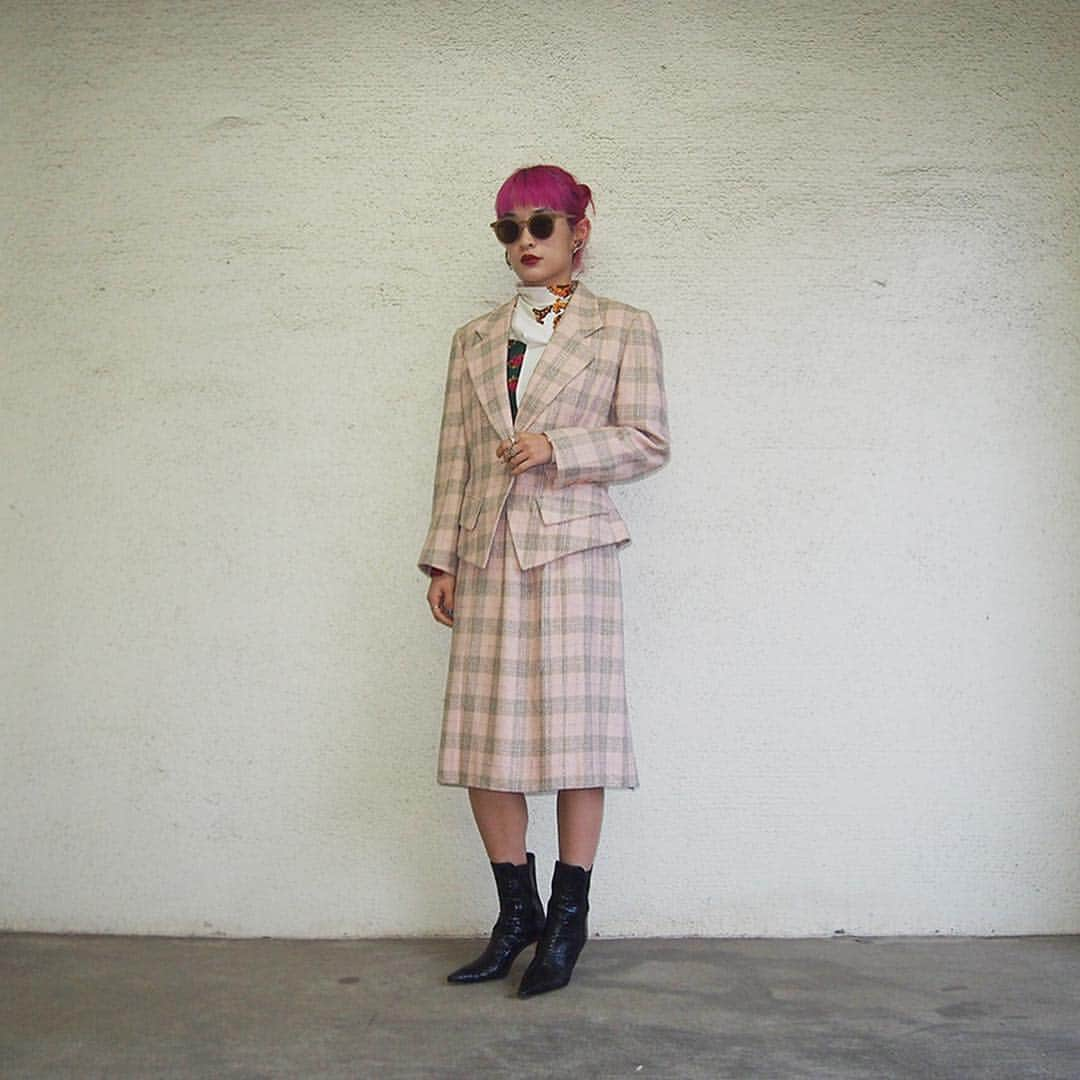 Sisterさんのインスタグラム写真 - (SisterInstagram)「【NEXT ARRIVAL】 @ 4.24(wed)~ 「USED&VINTAGE」 . Ferragamo coat ¥28,000- . LOEWE shirt ¥14,000- . CELINE set up ¥20,000- . #sister_tokyo #usedclothing #vintageclothing #sisterusedselection」4月23日 22時05分 - sister_tokyo