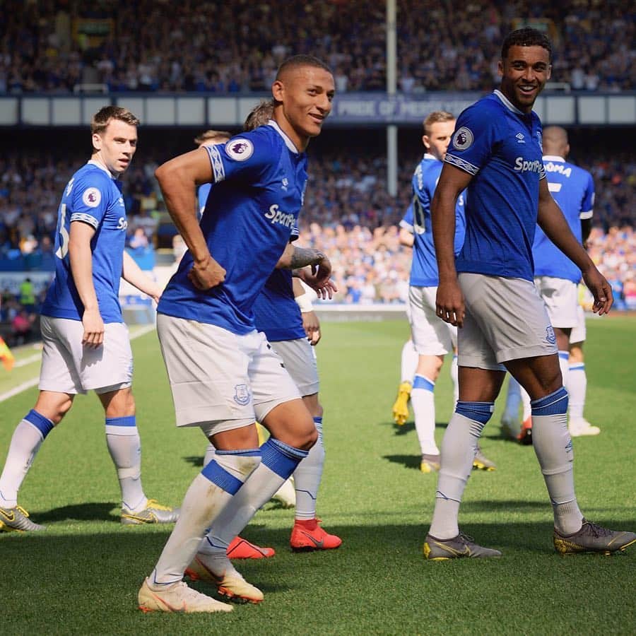 エヴァートンFCさんのインスタグラム写真 - (エヴァートンFCInstagram)「PRU 🐦 • • • #richarlison #dançadopombo #pombo #pigeon #goal #celebration #brazil #brasil #seleçãobrasileira #everton #blues #toffees #coyb #nsno #manutd #manchesterunited #premierleague #pl」4月23日 22時01分 - everton