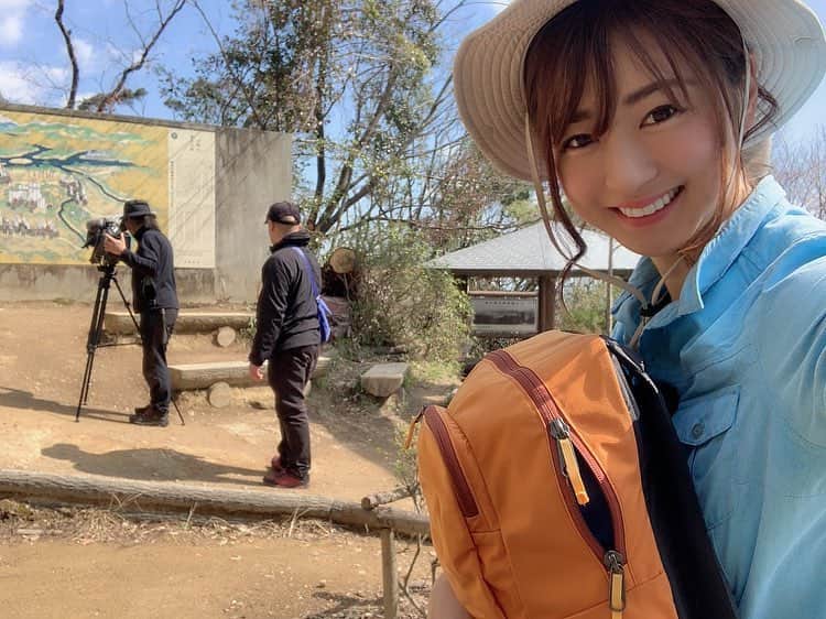 中村葵さんのインスタグラム写真 - (中村葵Instagram)「＊ ロケ風景など✨ ＊ ウエアは 帽子。。berghoues シャツ。。berghoues ザック。。ARC'TERYX ＊  ザック空いてるけど😢笑 ＊ #好日山荘 #登山ファッション #登山ウエア #山ガール #山登り好きな人と繋がりたい #山登りコーデ #berghoues #arcteryx #低山ハイク #天王山 #京都 #kbs京都 #ロケ #登山ロケ #登山リポーター」4月23日 22時08分 - aoinakamura123