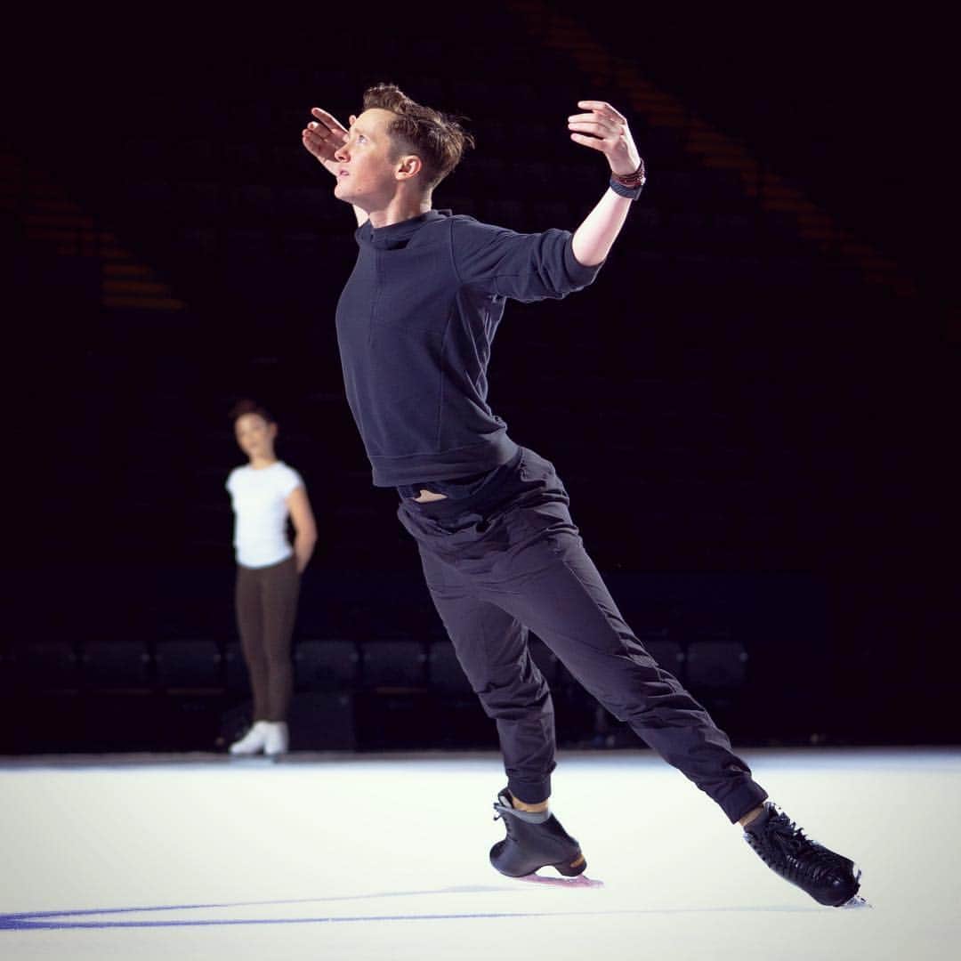 ジェレミー・アボットのインスタグラム：「Finding my (inner) light 💡 📸: @oniceperspectives」