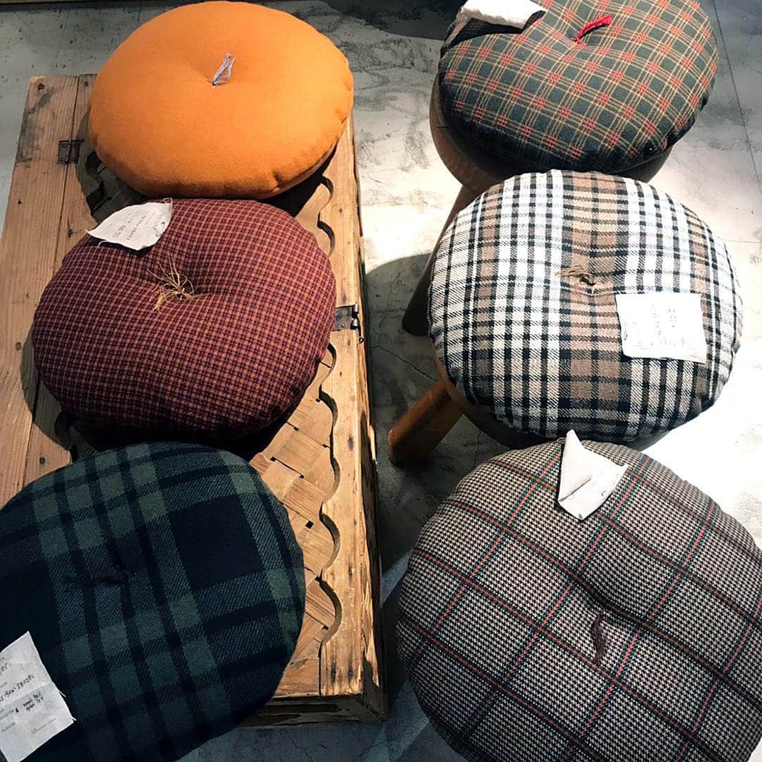 のインスタグラム：「#ルーマー #loomer #座布団 #Zabton #aw19 #cushion @loomer.official」