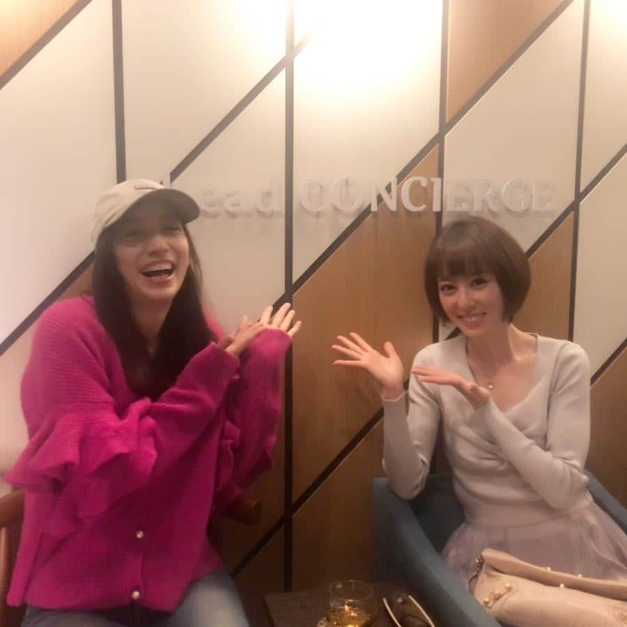 我謝レイラニのインスタグラム：「表参道にある #headconcierge で #ヘッドスパ してもらったよ💆🏻‍♀️もっともーっとしてもらいたいくらい気持ちよかった♡次回は絶対90分コースだな😏 最近疲れ目で目の奥痛かったりしたのマッサージしてもらって良くなった気がする⤴︎やっぱマッサージって大事！！！！#頭皮ケア はお肌にもいいらしいよ〜😙 #ヘッドスパ #4月オープン マッサージ後のハーブティーも美味しかった😋」