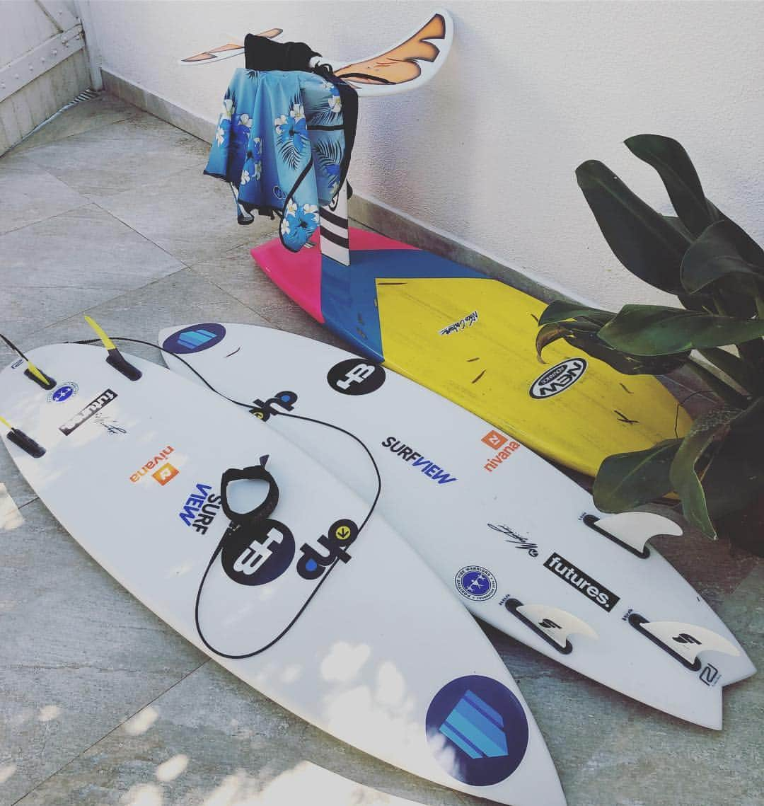 ミグエル・プッポさんのインスタグラム写真 - (ミグエル・プッポInstagram)「Os únicos brinquedos que eu preciso para o swell da semana🏄🏾‍♂️✌️ @ohp_surfboards @newadvanceoficial」4月23日 22時39分 - miguelpuposurf