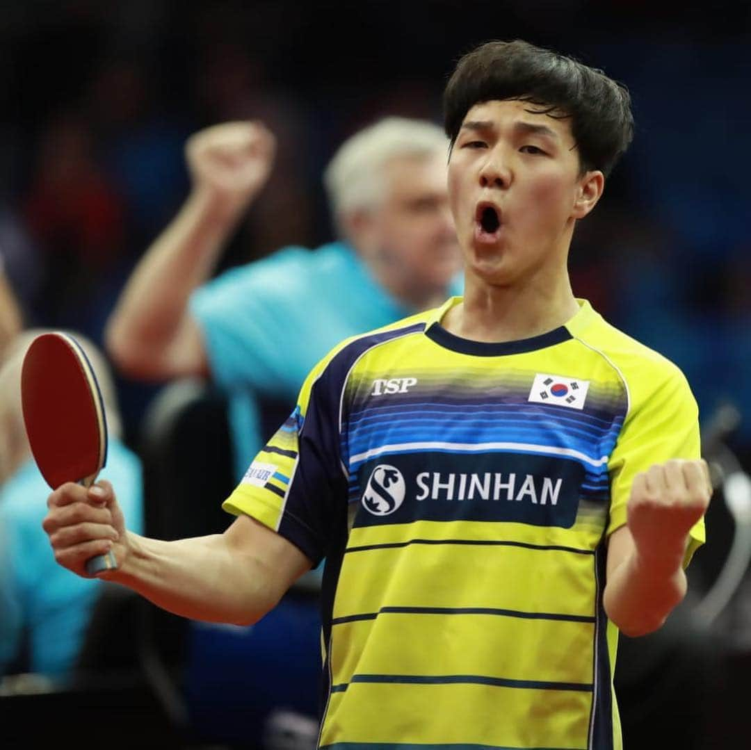 ITTF Worldさんのインスタグラム写真 - (ITTF WorldInstagram)「Who saw this one coming...?? WR #14 Wong Chun Ting 🇭🇰 is knocked out in the first Men's Singles knockout round by WR #157 AN Jaehyun 🇰🇷 #ITTFWorlds2019  #NotJustPingPong」4月23日 22時59分 - wtt