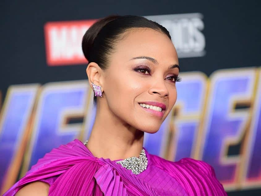 マラ・ロザックさんのインスタグラム写真 - (マラ・ロザックInstagram)「💗She truly is a goddess! @ZoeSaldana st the premiere of #AvengersEndgame I chose a sculptural updo to with twists & turns (plus a fun little detail) to highlight the gorgeous @givenchyofficial dress detail💞」4月23日 23時01分 - mararoszak