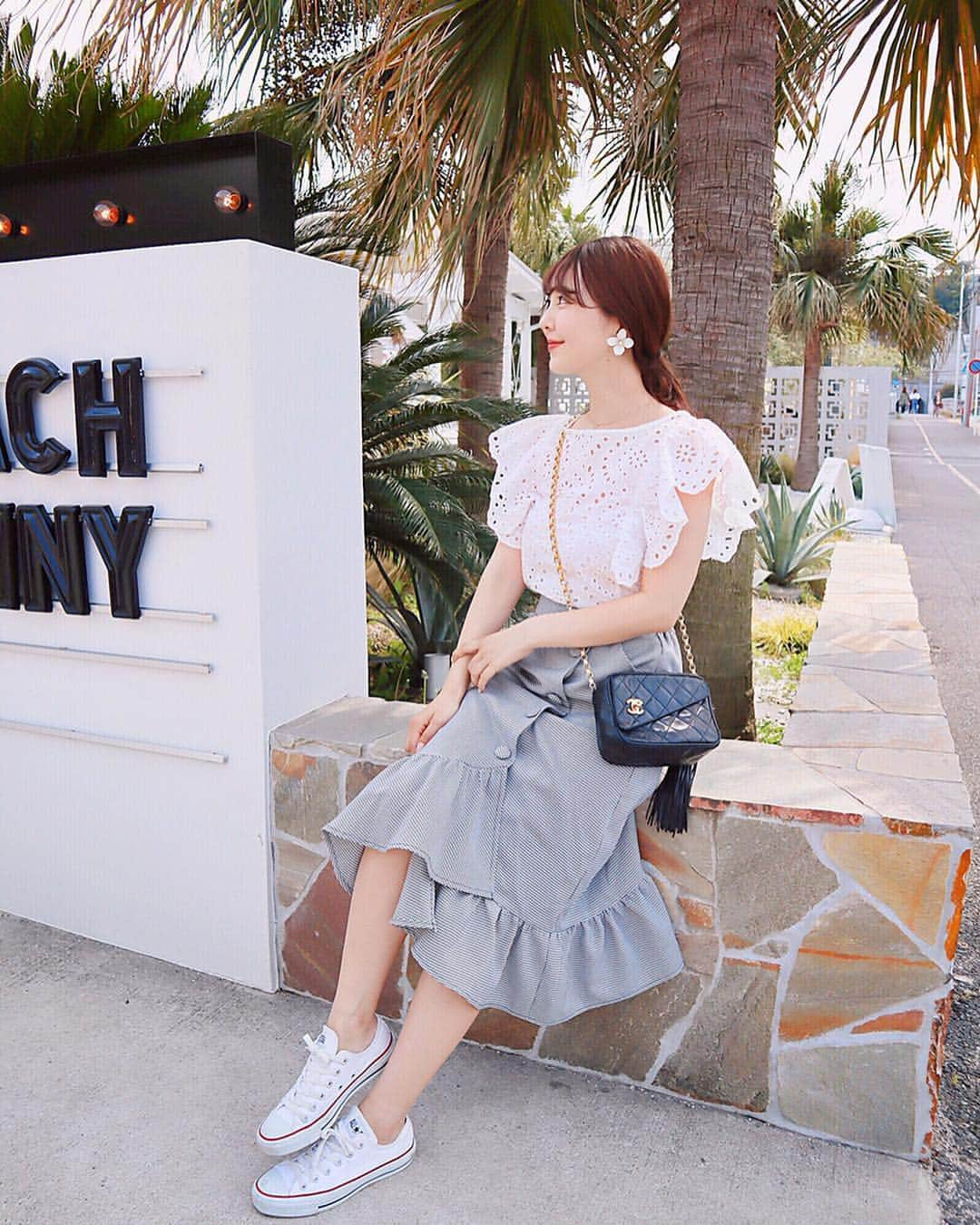 中田絵里奈さんのインスタグラム写真 - (中田絵里奈Instagram)「🌴♡🌴♡ . coordinate ☺︎ . 楽ちんでコンバース率高め👗🐾💕 @lerevevaniller . . #ootd #code #coordinate #fashion #コーデ #コーディネート #vaniller #ヴァニレ #girly #style #outfit #instafashion #ママコーデ#feminine #데일리룩 #코디 #오오티디 #일본 #スニーカーコーデ #コンバースコーデ」4月23日 23時03分 - erinanakata