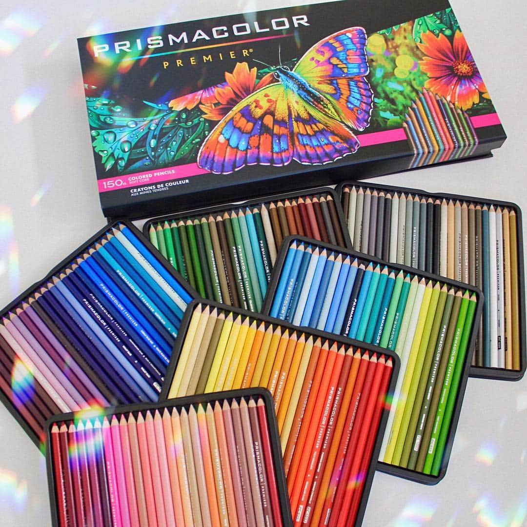 Morgan Davidsonのインスタグラム：「IT’S FINALLY TIME!! 🙌🏼💃🎉 I’ll be giving away TWO 150 count colored pencil sets, which include every color @prismacolor makes! This giveaway is WORLDWIDE 🌎 and the winners will be chosen at random! I had the honor of creating the artwork for this new packaging so it was a no brainer to give you all the chance to have one of your own! 🥰 Also, I included a behind the scenes look at the creation of the drawing for this package! 👀 All you need to do to enter is: ✅ follow my page ✅ repost this picture or your favorite drawing of mine ✅ tag your post with #md150giveaway  The winners will be chosen on the first day of May (next Wednesday)! 💕❤️」