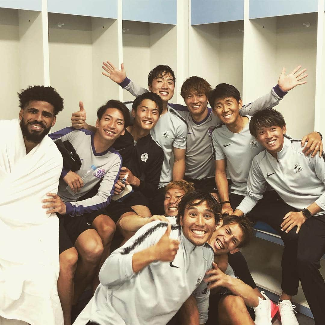 大迫敬介さんのインスタグラム写真 - (大迫敬介Instagram)「きつい試合だったけど、みんなで勝ち取った無失点勝利！  隼人くん初ゴールおめでとうございます㊗️ . #ACL #隼人くん初ゴール」4月23日 23時13分 - keisuke.osako