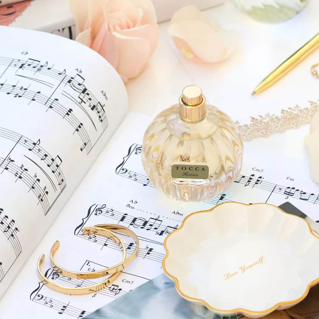 トッカさんのインスタグラム写真 - (トッカInstagram)「Celebrating #InternationalJazzDay with our #TOCCA girl, Florence. Florence is quintessentially French, conjuring memories of old-world Paris. Shop now at @sephora!」4月23日 23時23分 - tocca